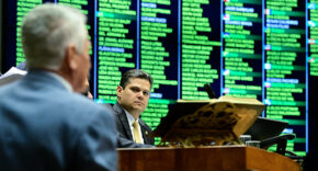 Congresso derruba veto e possibilita redução de penas pelo 8 de janeiro