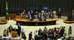 Senador Magno Malta passa mal e é encaminhado a hospital