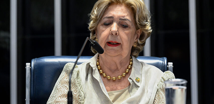 Natural de Brusque, Ivete da Silveira saúda posse do conterrâneo Hermes Klann