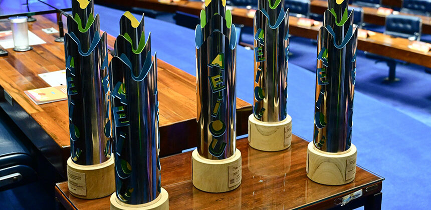 Senado premia governadores por avanços na alfabetização infantil