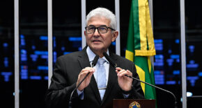 Marcos Pontes comemora inclusão de Ayrton Senna no Livro dos Heróis da Pátria