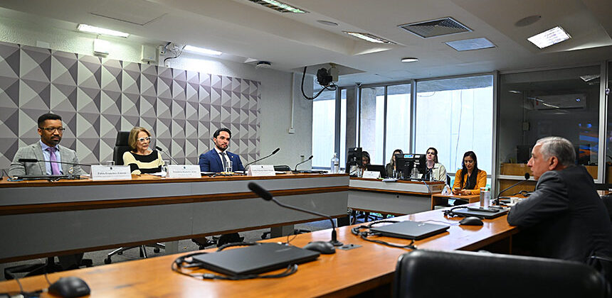 Falta de integração dificulta proteção a crianças e adolescentes, aponta CDH