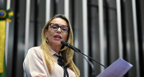 Roberta Acioly cobra medidas para reduzir custo das passagens aéreas em Roraima