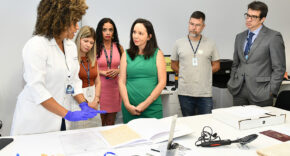 Senado entrega cartas restauradas de Juscelino Kubitschek ao TJDFT