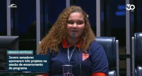 Vídeo: Jovens Senadores e Senadoras aprovam projetos de apoio a migrantes e mulheres