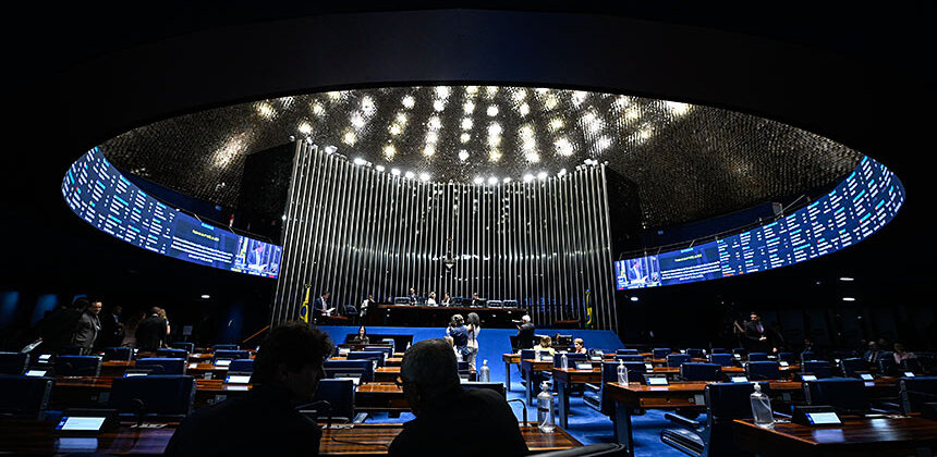 Volta à Câmara proposta de proteção a crianças expostas a violência doméstica no exterior
